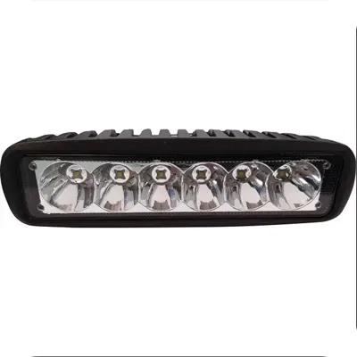 Phare de travail rectangle - 6 LEDs 18W 1400 lumens - angle de diffusion 50°